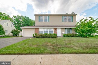 17 Trail Rd, Levittown, PA 19056