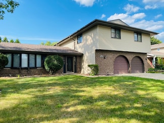 1106 Westfield Ln, Schaumburg, IL 60193