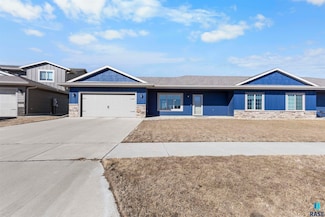 9558 W Broek Dr, Sioux Falls, SD 57106