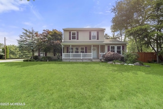 1158 Pemberton St, Toms River, NJ 08757