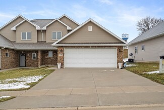 5570 Carver Dr, Dubuque, IA 52002