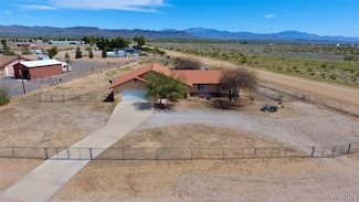 978 S San Pedro Rd, Golden Valley, AZ 86413