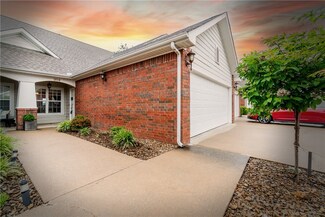 904 S Lafayette St, Rogers, AR 72758