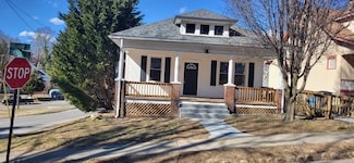 802 Dent St SE, Roanoke, VA 24013