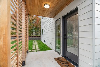 1105 SW Henderson St, Seattle, WA 98106