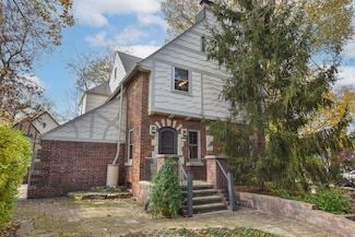 5531 S 110th St, Hales Corners, WI 53130