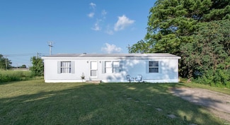 103 S Tamarack St, Laotto, IN 46763