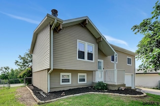 1900 NW 49th St, Lincoln, NE 68528