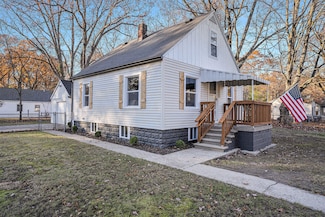 2983 Worden St, Norton Shores, MI 49444