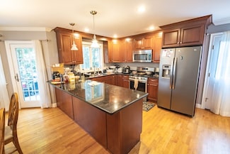 104 Howard St Unit 2, Waltham, MA 02451