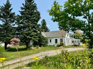 4 State Beach Rd, Vinalhaven, ME 04863