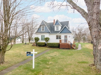 703 Washington Ave, Iron River, MI 49935