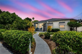 437 N Center St, Orange, CA 92866