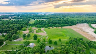 588 Deerfield Rd, Walnut Hill, IL 62893