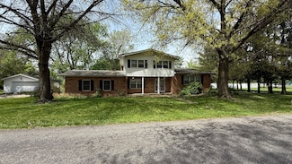 203 S Whitehead St, Tolono, IL 61880