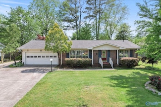 411 Peach Ave, Albertville, AL 35950