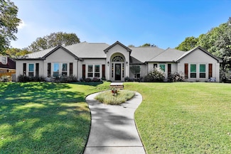 8921 Crest Wood Dr, Fort Worth, TX 76179
