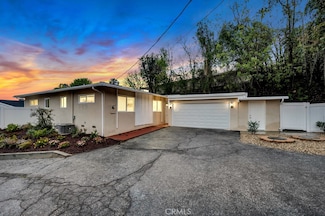22476 Cass Ave, Woodland Hills, CA 91364