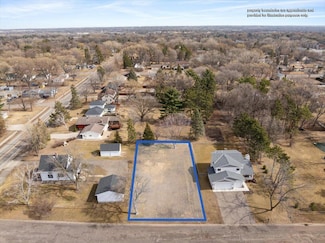 2140 Arkwright St, Maplewood, MN 55117