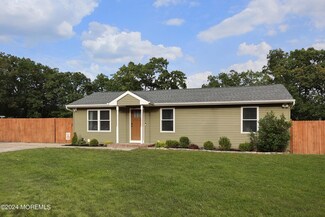 18 Western Dr, Howell, NJ 07731