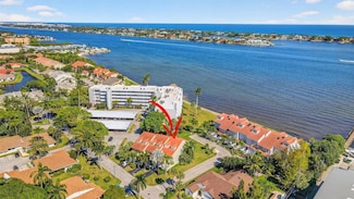 38 S Lakeshore Dr, Hypoluxo, FL 33462