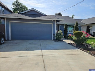 642 Leasure St, Woodburn, OR 97071