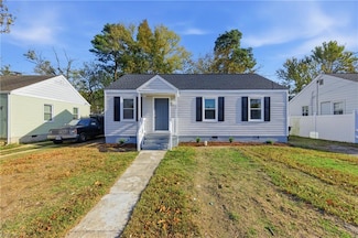 30 Laurel Dr, Hampton, VA 23669