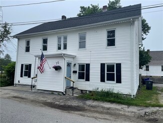 31 Centre St, West Warwick, RI 02893