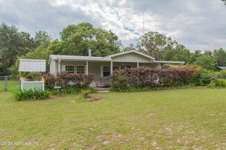 413 3rd Ave, Satsuma, FL 32189