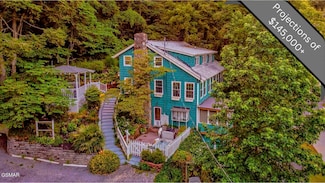 204 Hill St, Gatlinburg, TN 37738