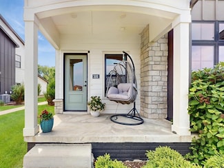 6460 Galleria Dr Unit 3101, West Des Moines, IA 50266