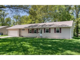 611 Grant Wood Dr SE, Cedar Rapids, IA 52403