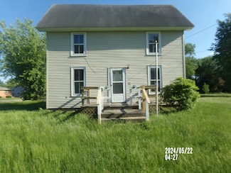 513 E 3rd St, Prophetstown, IL 61277