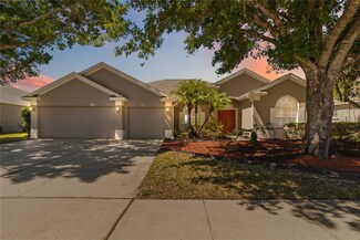 330 Osprey Lakes Cir, Chuluota, FL 32766