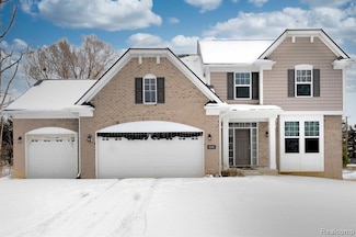 2030 Emerald Ln, Wixom, MI 48393