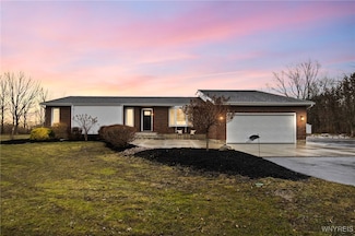 6741 Cole Rd, Orchard Park, NY 14127