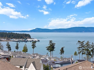 1408 Latitude Cir, Anacortes, WA 98221
