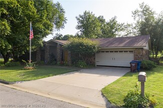 8916 Stoney Hedge Dr, Fort Smith, AR 72908