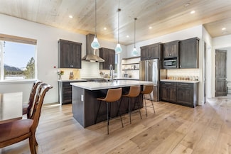 11643 Mcclintock Loop Unit 4, Truckee, CA 96161