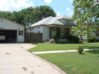 909 S Pine St, Pratt, KS 67124