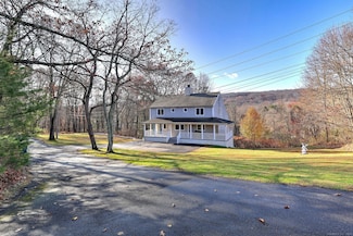 170 Calamus Meadow Rd, Hamden, CT 06514