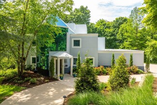 7386 Southpointe Dr, Cincinnati, OH 45233