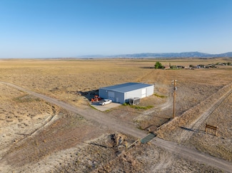 4 Holly Dr, Shoshoni, WY 82649