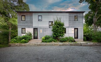142 Lake St, Vineyard Haven, MA 02568