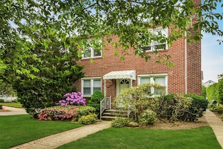 84 Haven Ave Unit 2, Port Washington, NY 11050