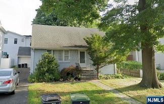 41 Maiden Ln, Bergenfield, NJ 07621
