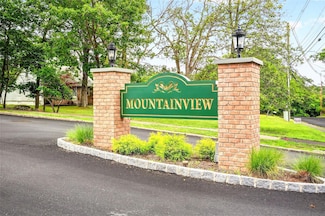 448 Sierra Vista Ln Unit 448, Valley Cottage, NY 10989