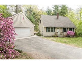 24 Hillside Meadows Dr, Southampton, MA 01073