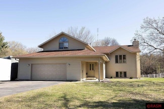 56936 Brookview Ln, New Ulm, MN 56073