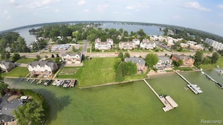 1540 Cass Lake Rd, Keego Harbor, MI 48320